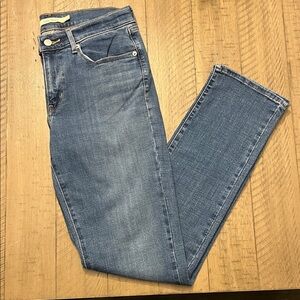Levi’s Classic Straight Women’s Blue Jeans